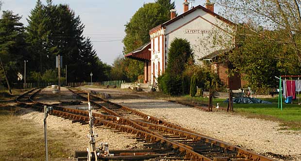 gare de La Ferté Imbault (octobre  2003) photo jean paul foitet